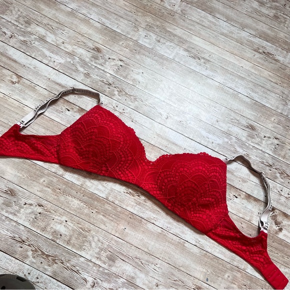 ❤️Victoria’s Secret T-Shirt 36D bra - Picture 2 of 5